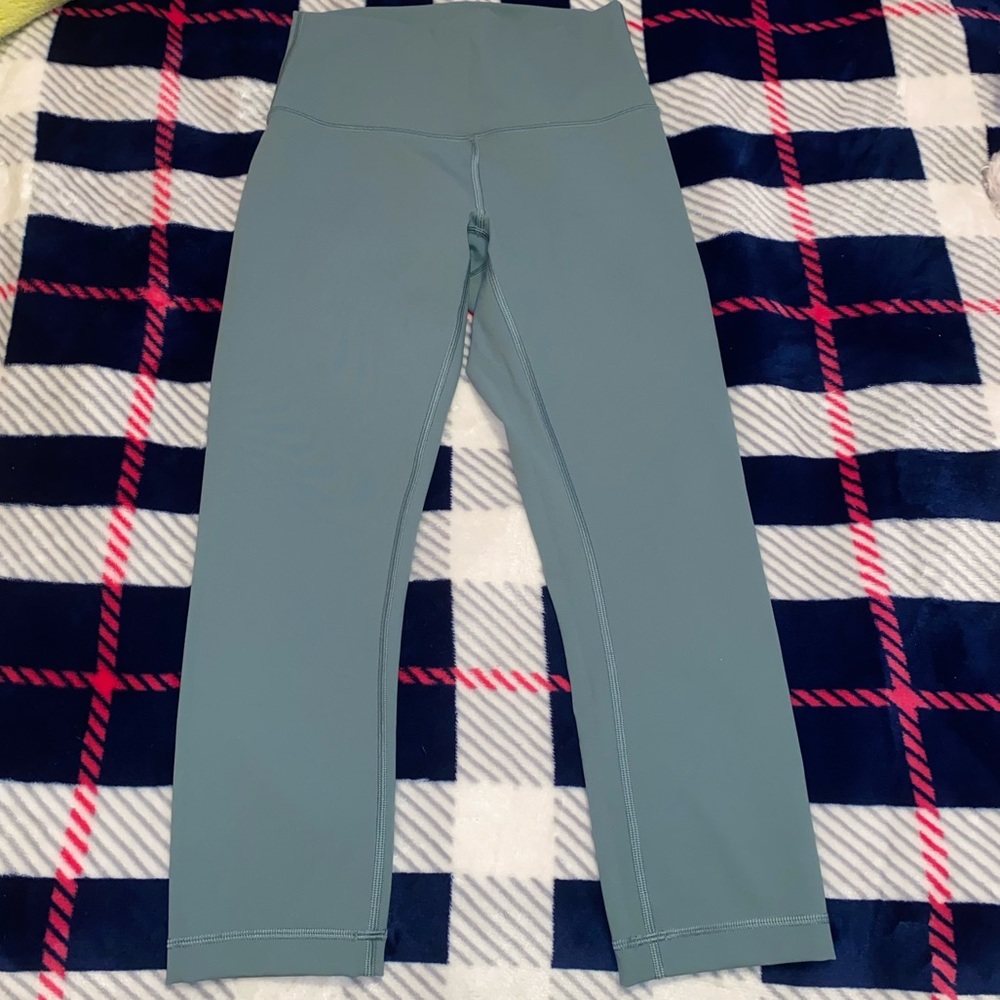 Hardly worn Size 6 lululemon leggings make offers!